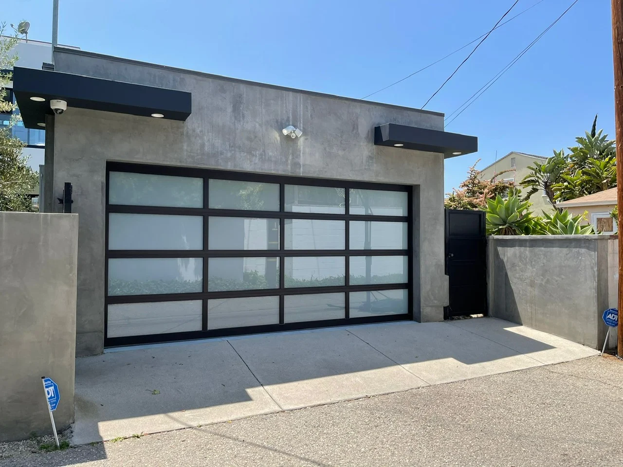 First Garage Door and Gate Repair Inc - Los Angeles, CA