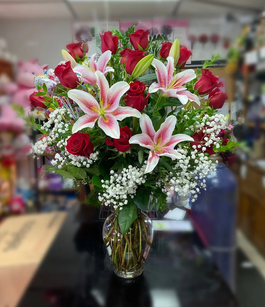 Diana's Flowers & Gifts