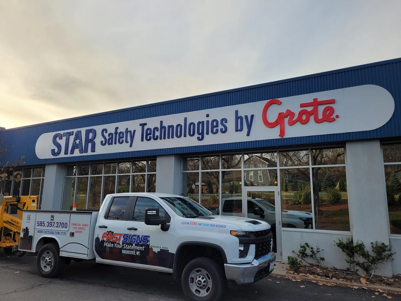 FASTSIGNS
