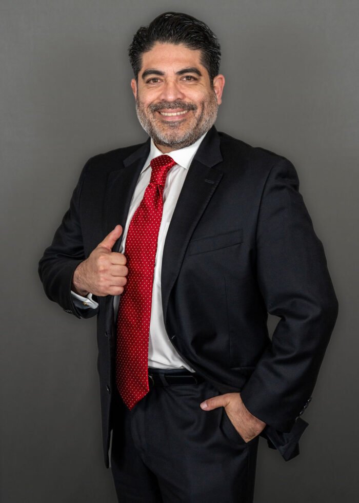 Manzano Immigration Services : Gil Manzano, Jr. 