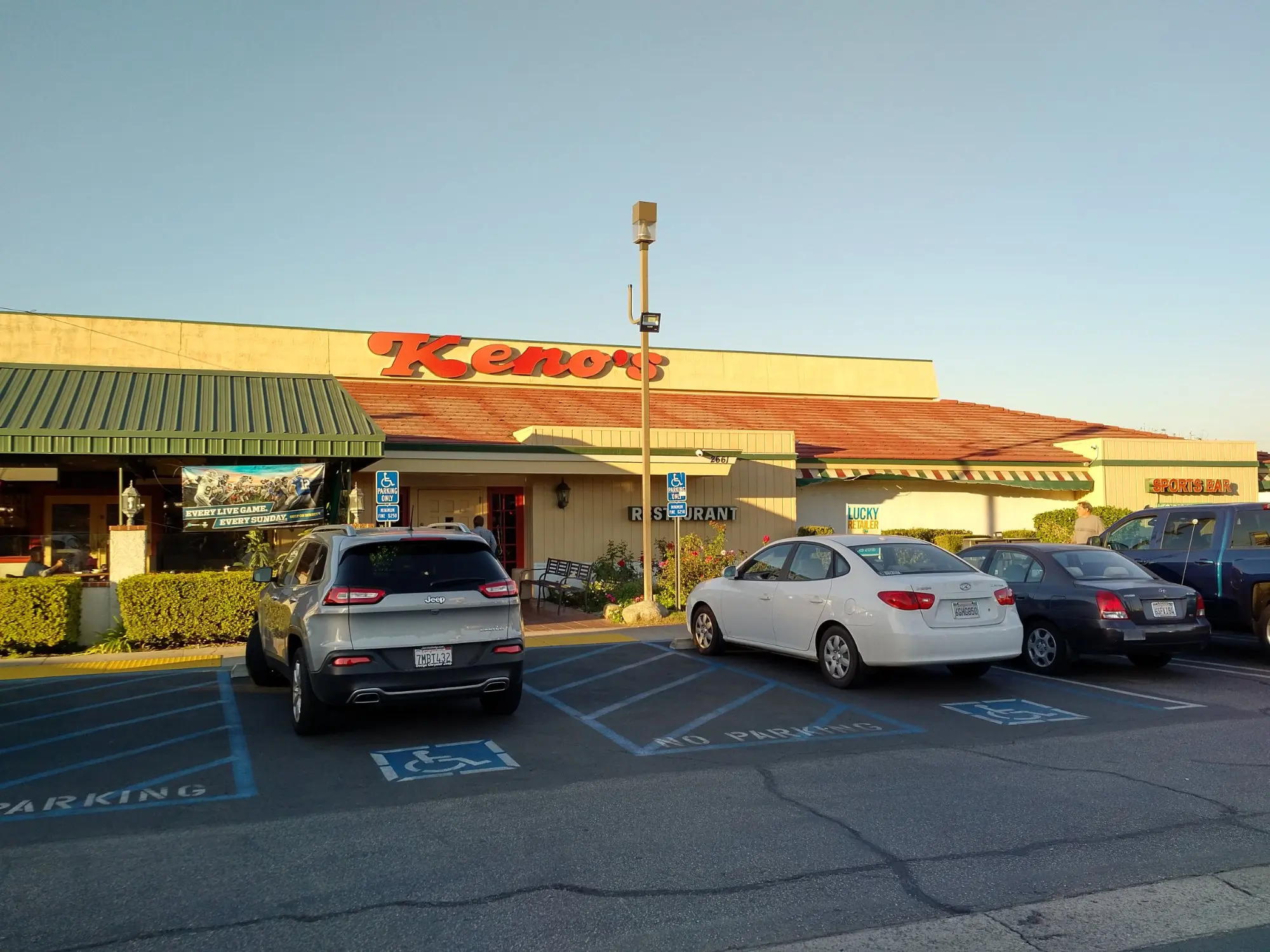 Keno's Sports Bar & Grill