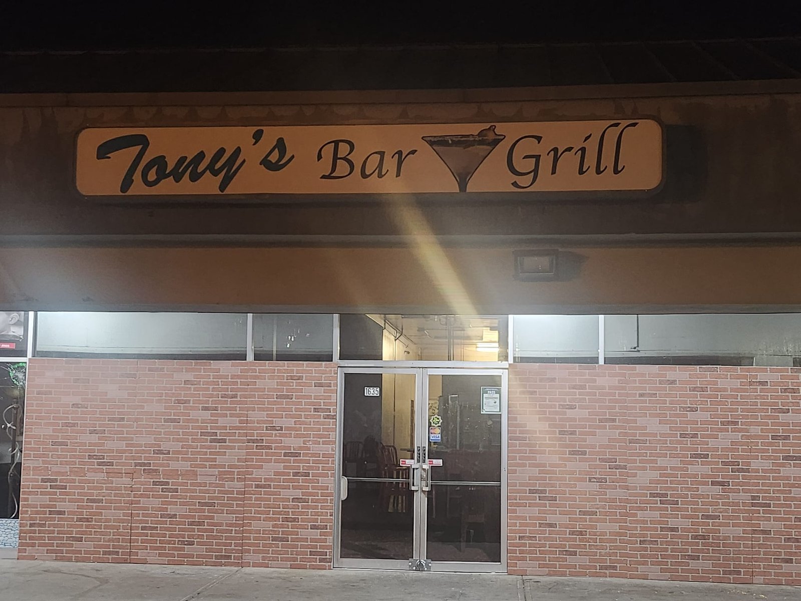 Tony's Bar and Grill