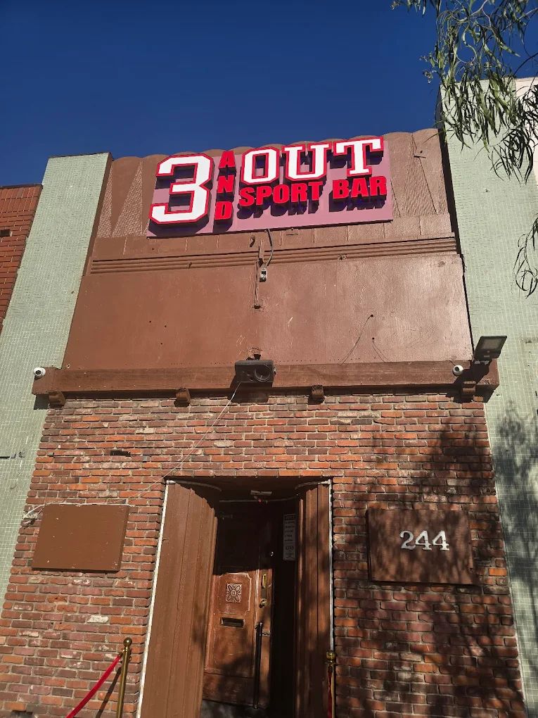 3 and Out Sports Bar & Lounge