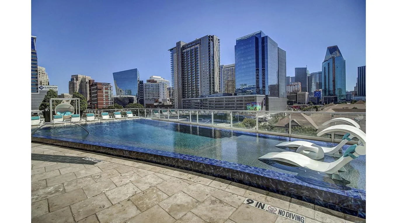 Cirque Residences