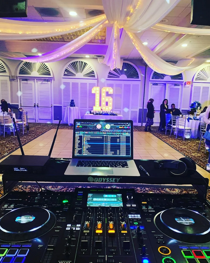 DJ ISRAEL Bilingual Wedding DJ
