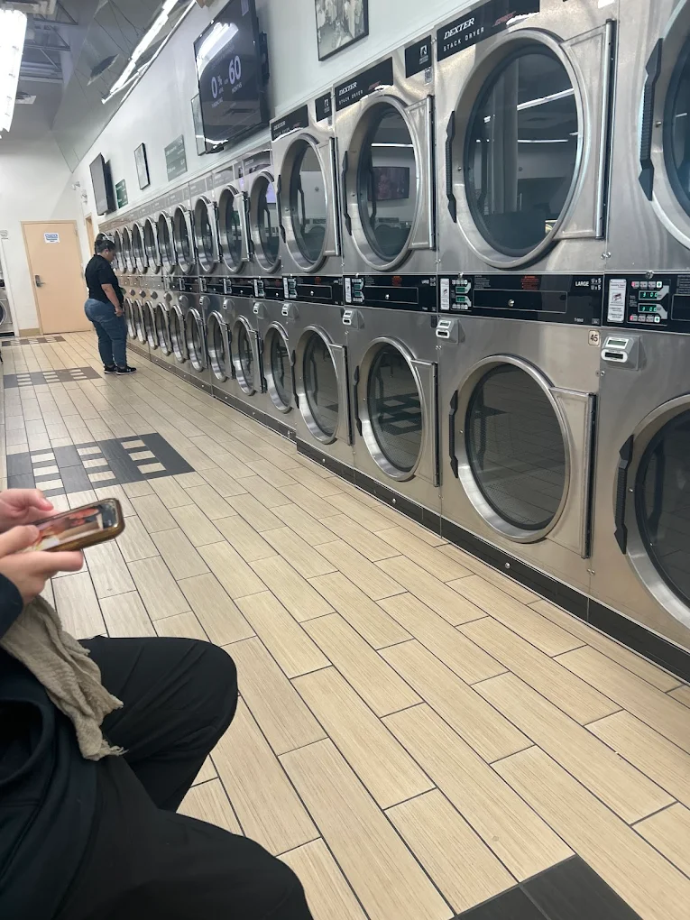 Supreme Laundromat & Cleaners