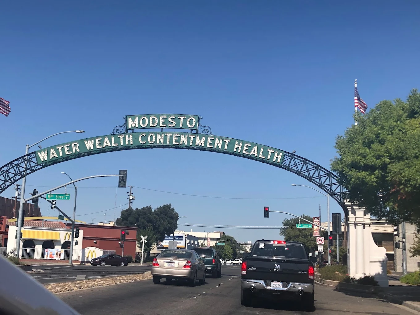 Modesto Arch
