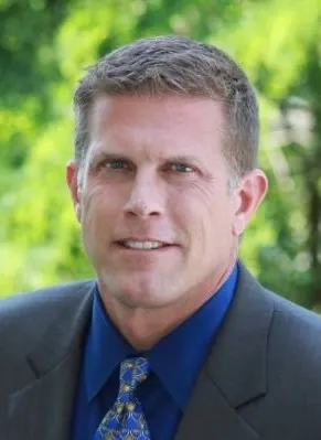 Petersen Law : Thomas M. Petersen