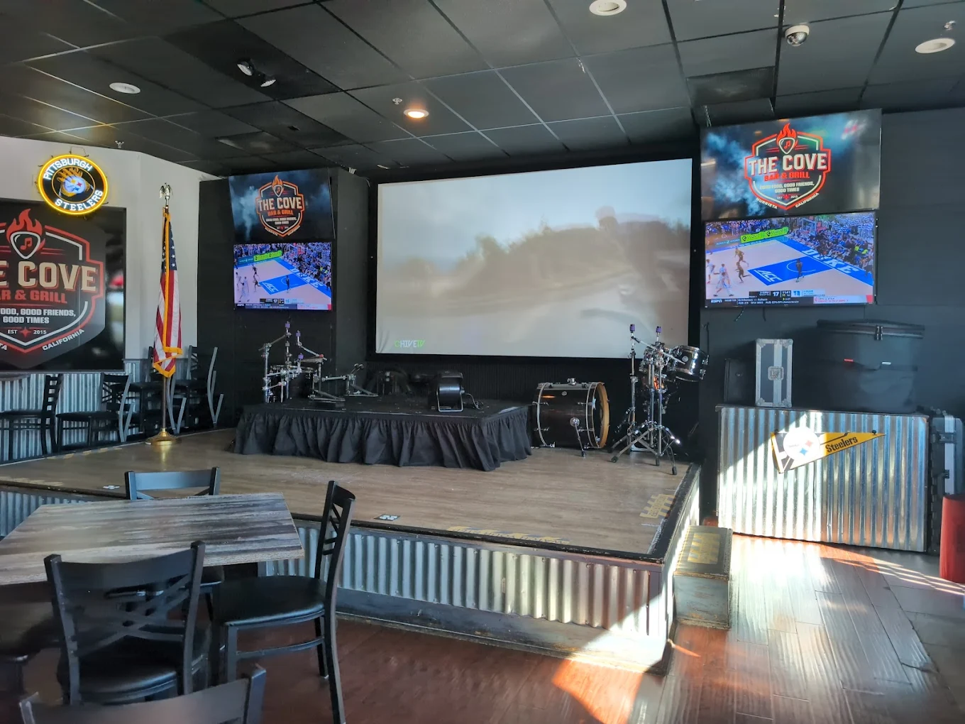 The Cove Bar & Grill