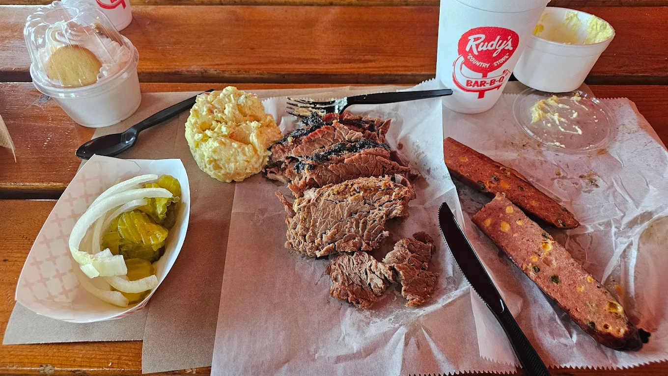 Rudy's "Country Store" and Bar-B-Q