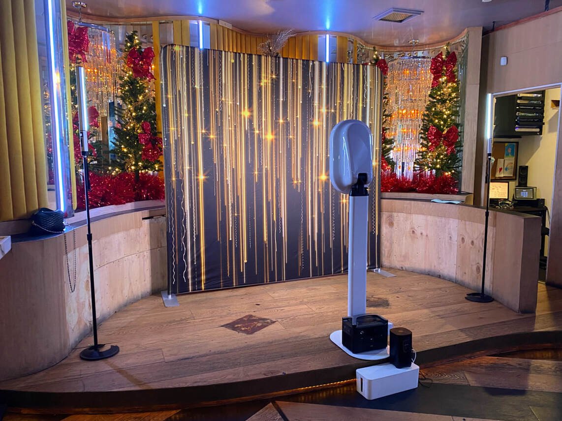 ️ Lucky Frog Photo Booth ️ Photo Booth Rental Orange County