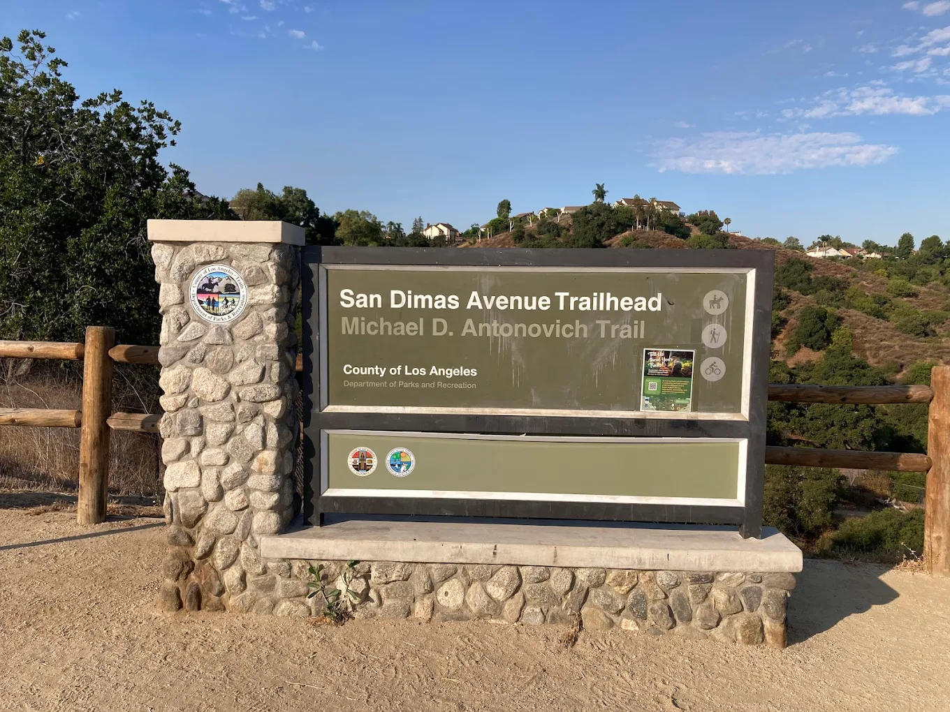 San Dimas Avenue (Michael D. Antonovich) Trailhead