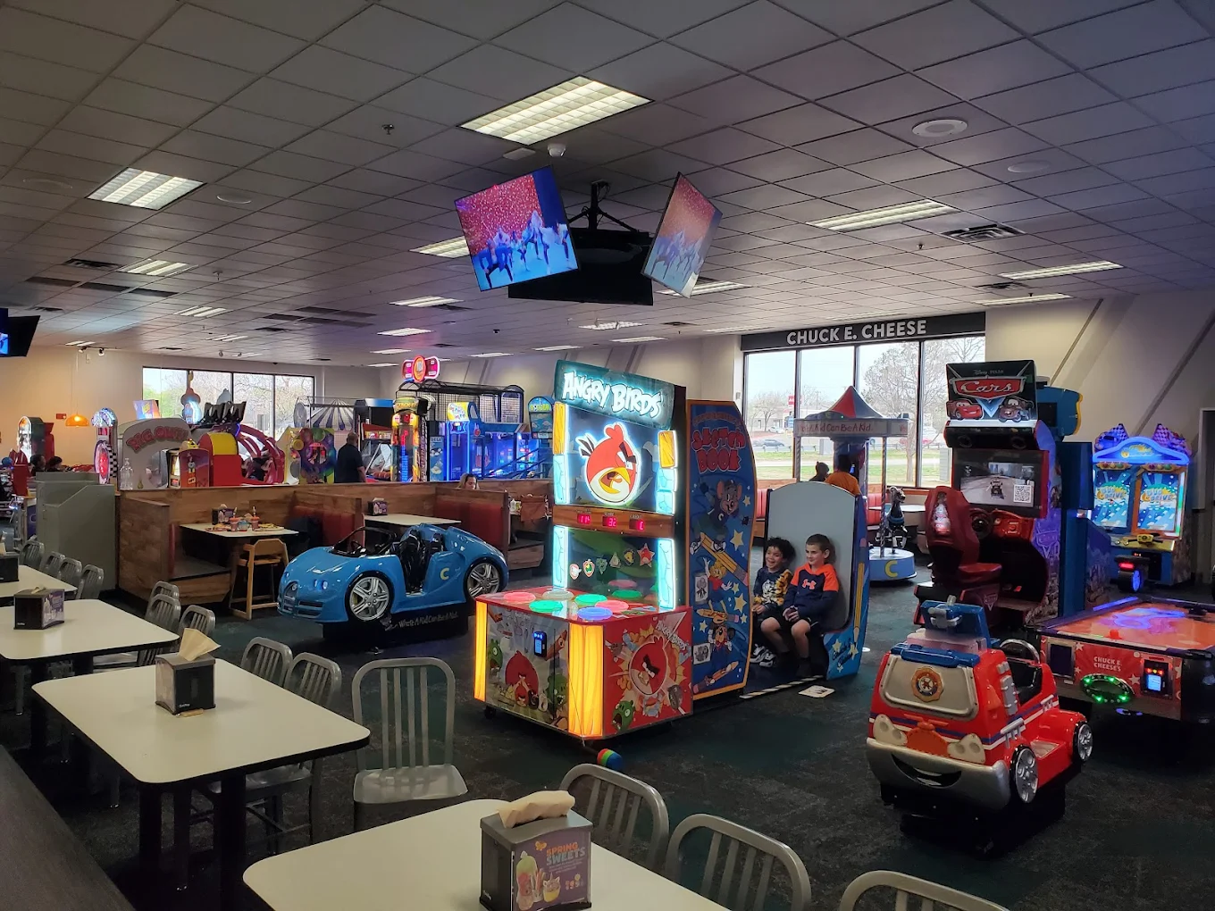 Chuck E. Cheese