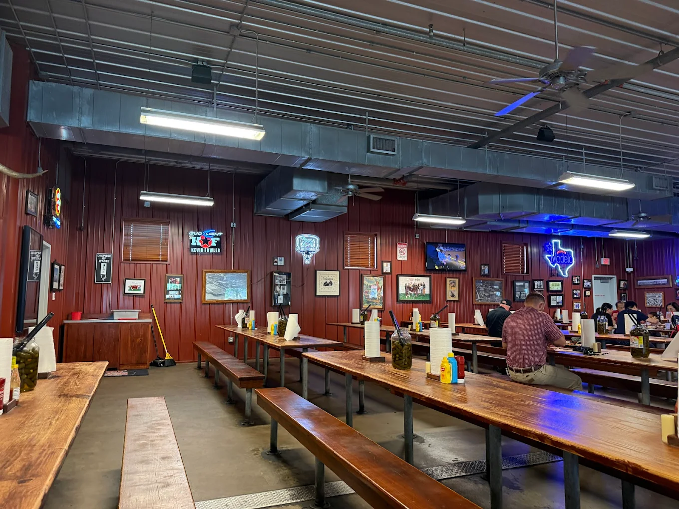 Cooper's Old Time Pit Bar-B-Que