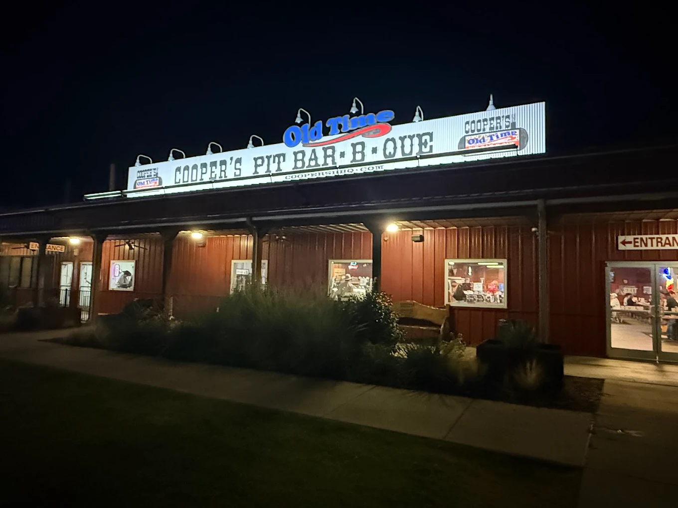 Cooper's Old Time Pit Bar-B-Que