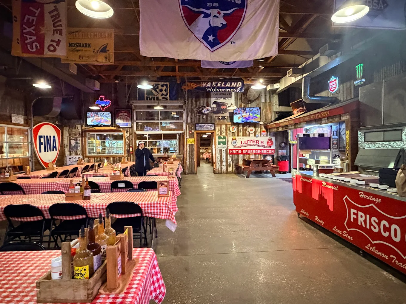 Rudy's "Country Store" and Bar-B-Q