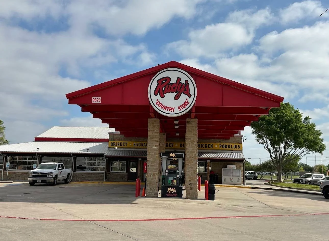 Rudy's "Country Store" and Bar-B-Q