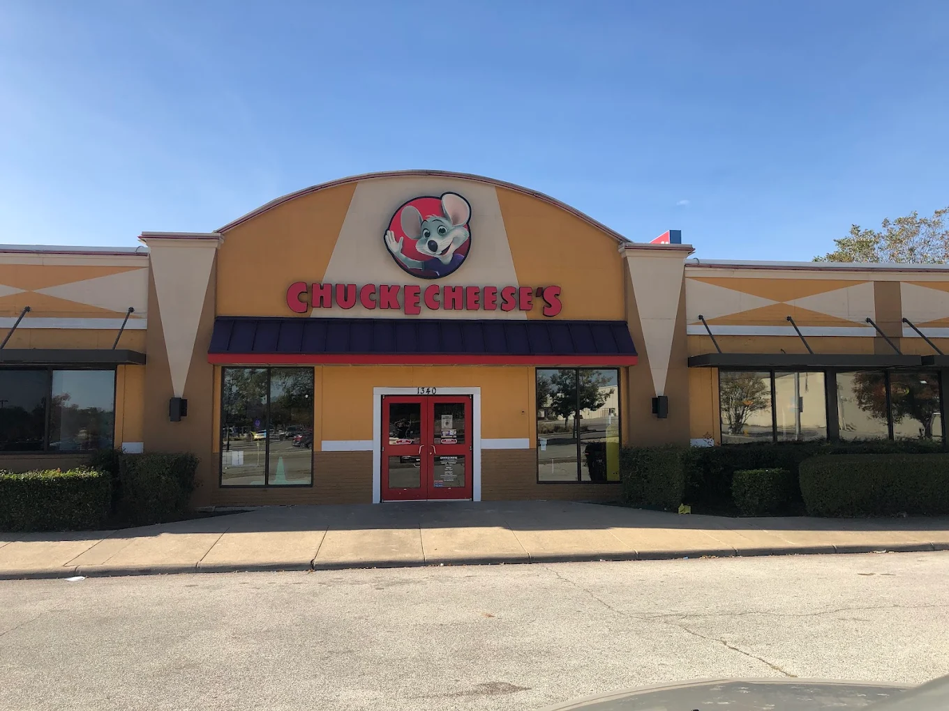 Chuck E. Cheese
