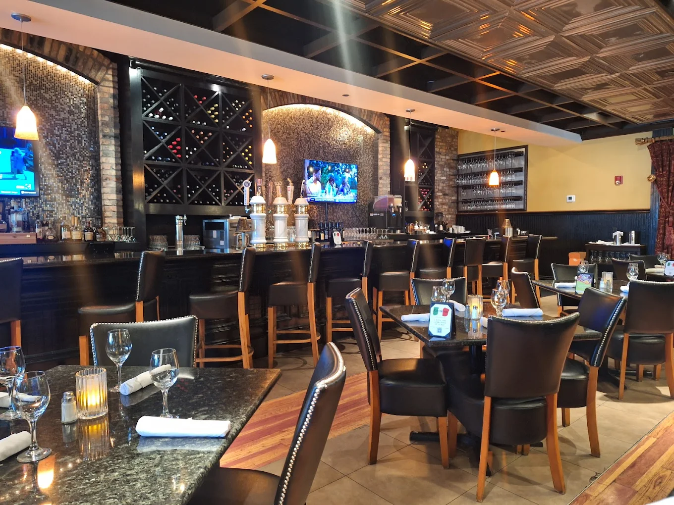 Lamberti’s Ristorante & Wine Bar
