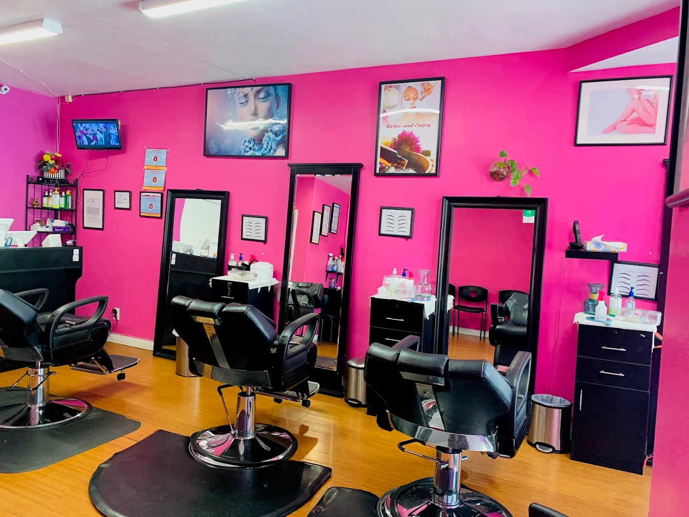 Eyebrow Queen Salon
