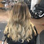 17 Jewels Salon