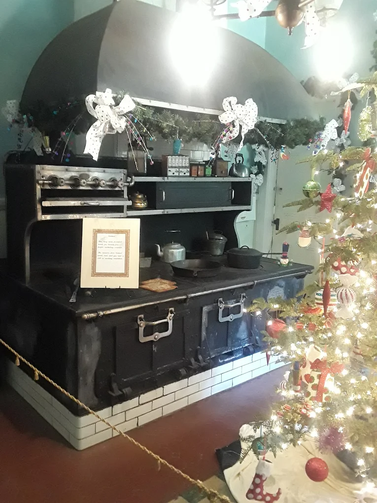 Dunsmuir Hellman Historic Estate