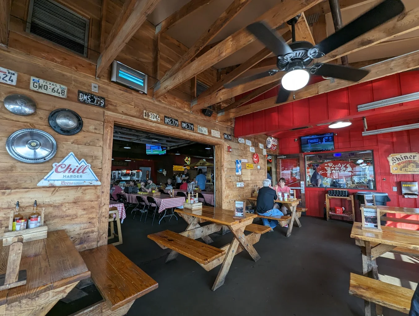 Rudy's "Country Store" and Bar-B-Q