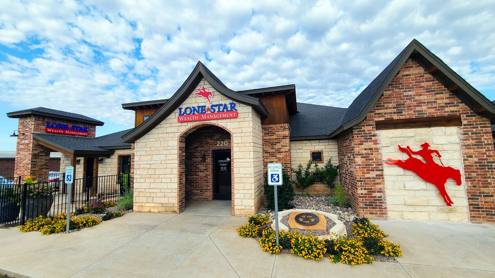 LoneStar Wealth Management