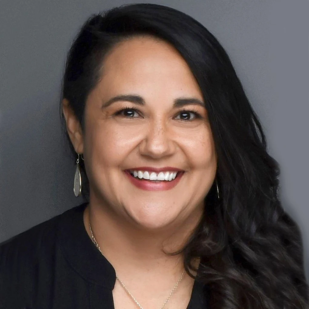Edward Jones : Elda Castillo