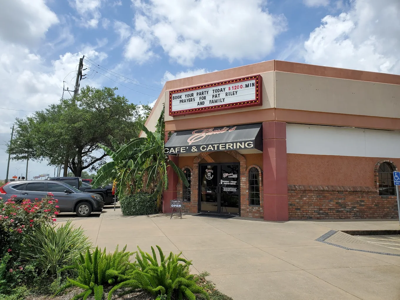 Ernie's Cafe & Catering
