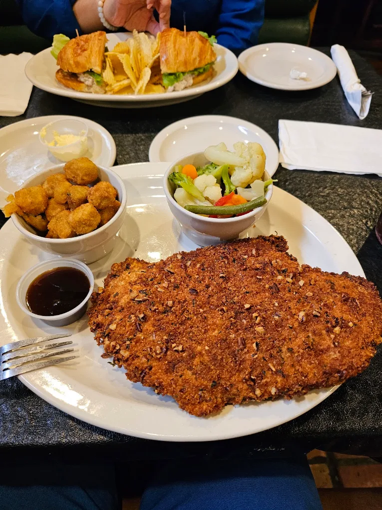 Ernie's Cafe & Catering