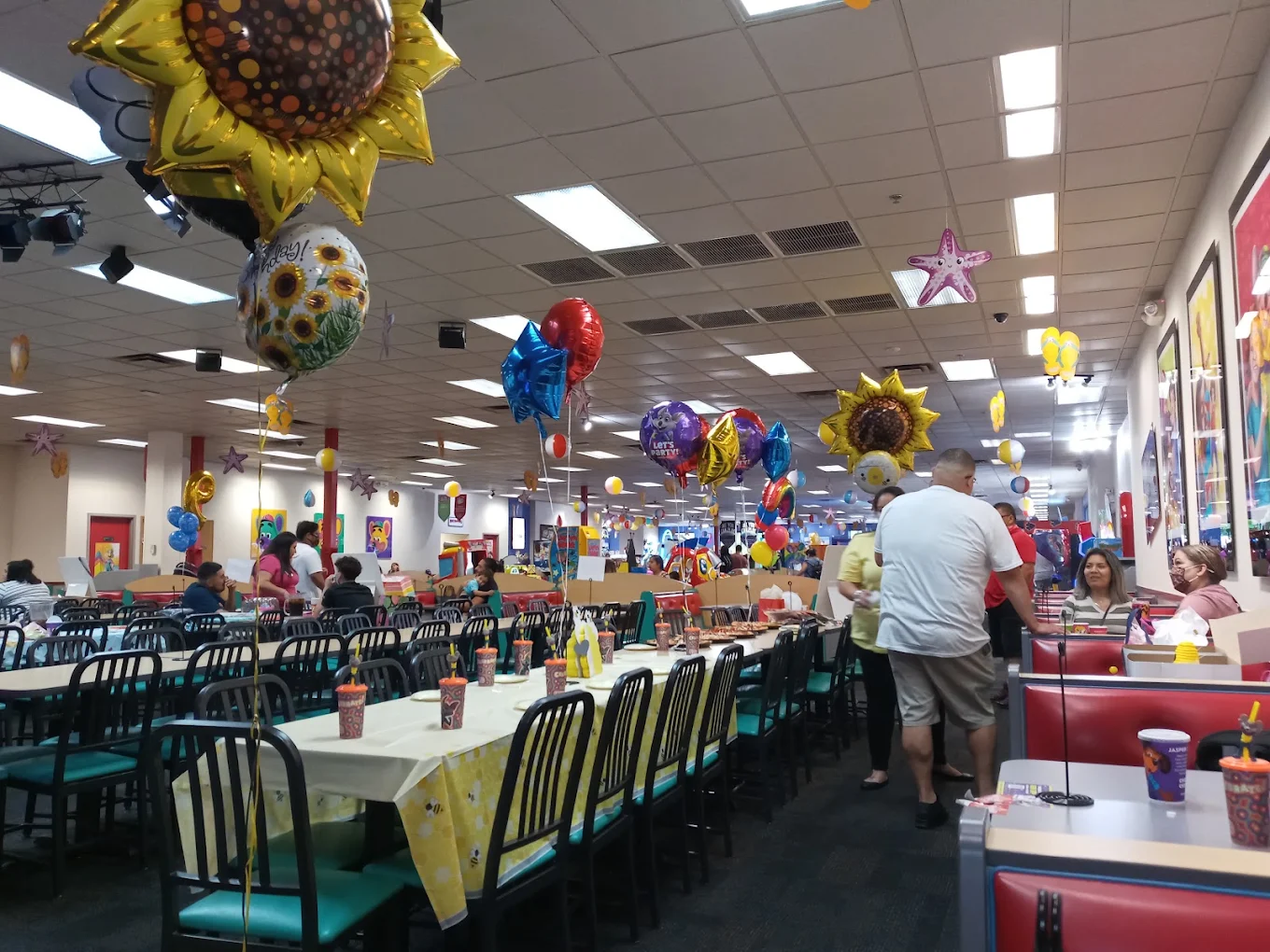 Chuck E. Cheese