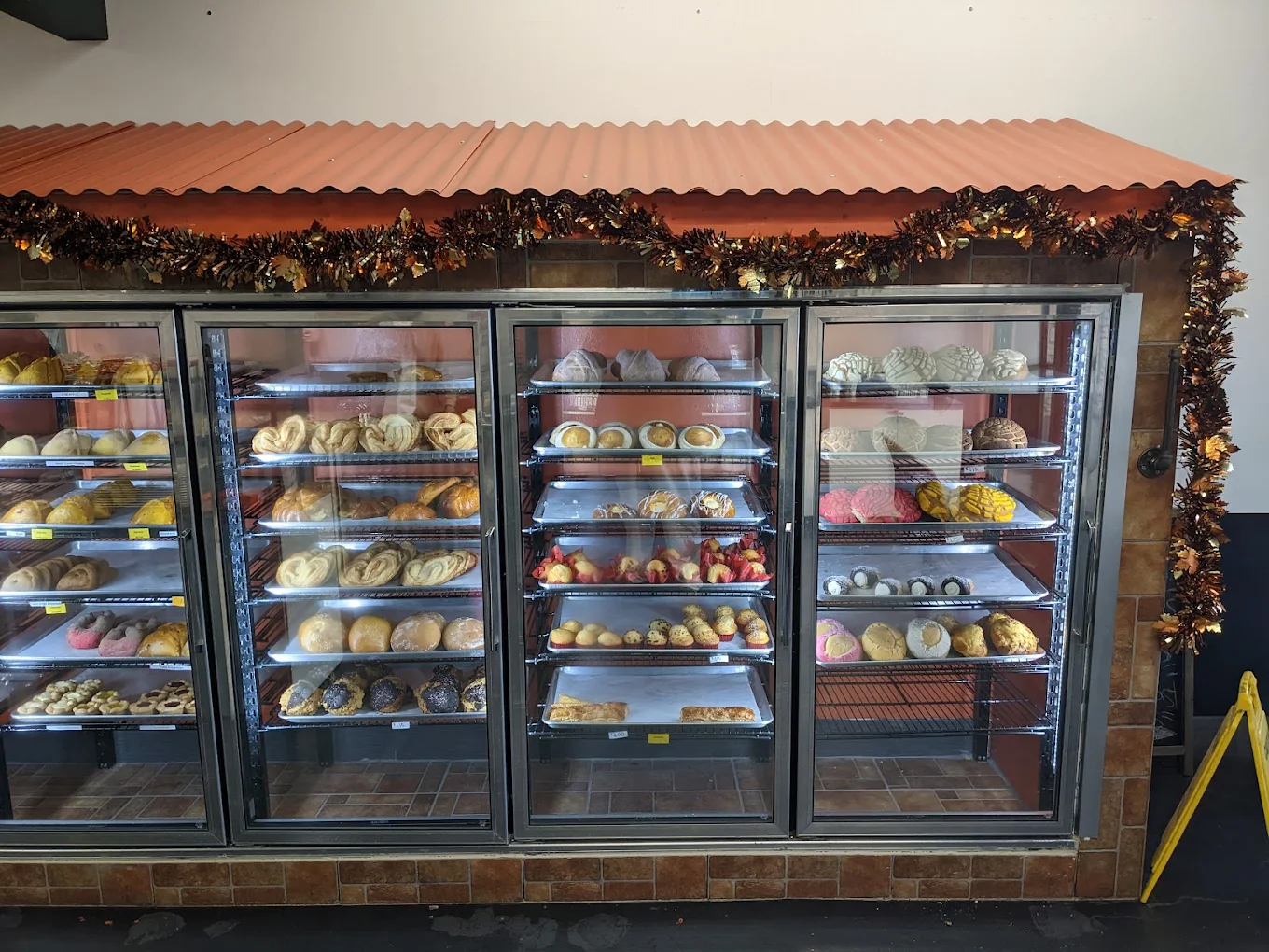 La Concha Feliz Bakery