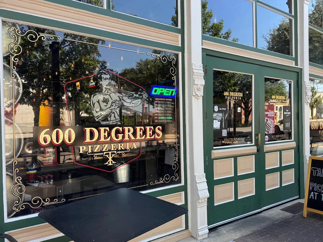 600 Degrees Pizzeria