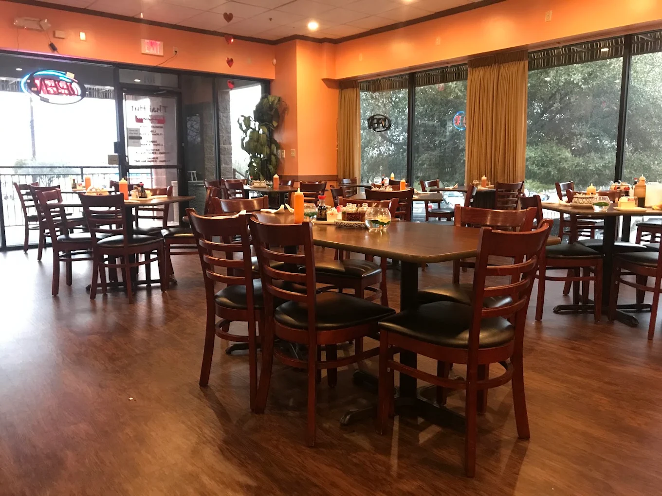 Thai Hut Restaurant