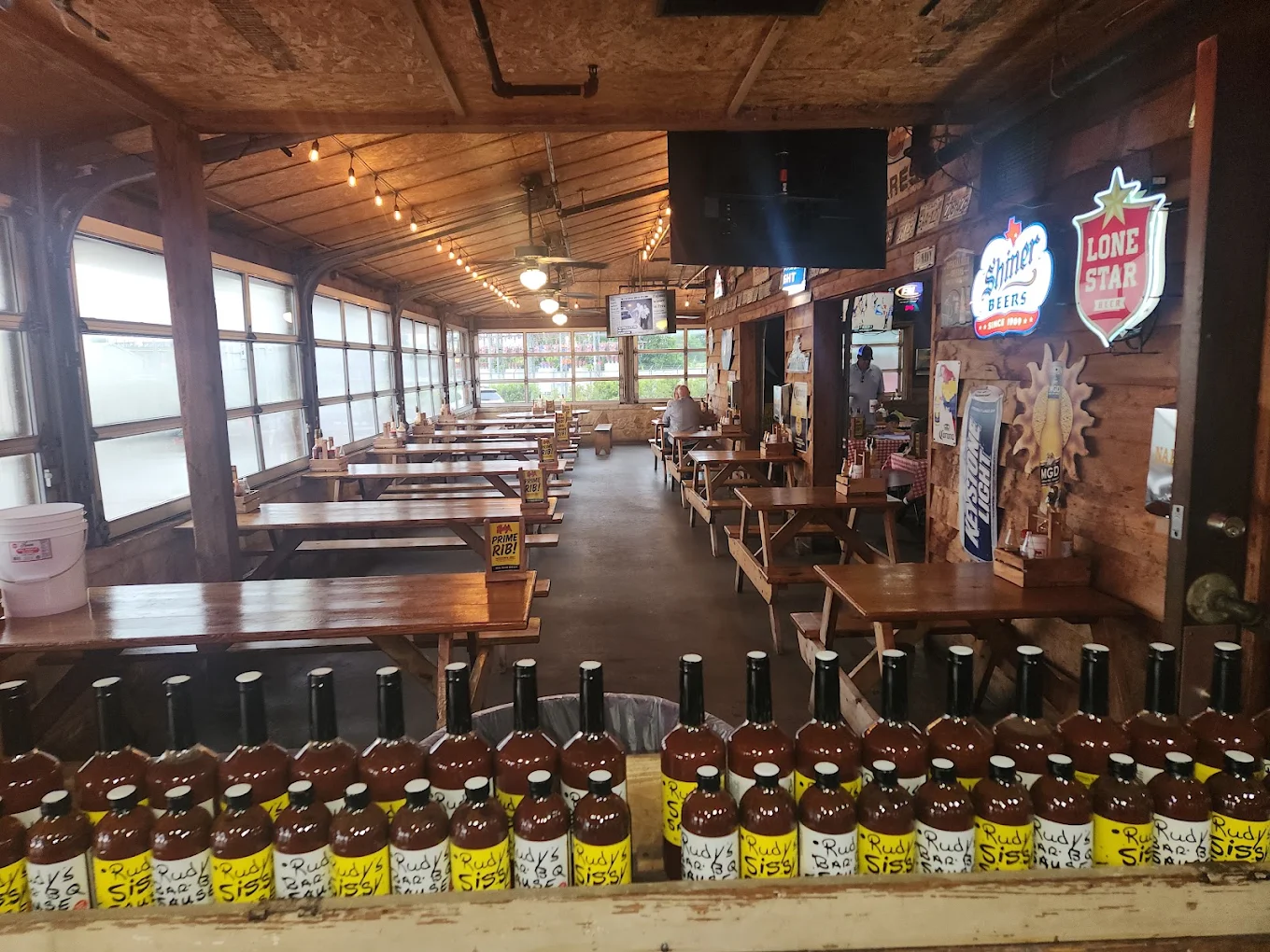 Rudy's "Country Store" and Bar-B-Q