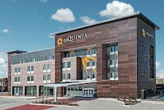 La Quinta Inn & Suites by Wyndham Dallas