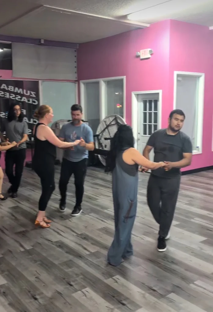 RICKY'S 805 SALSA CLASSES