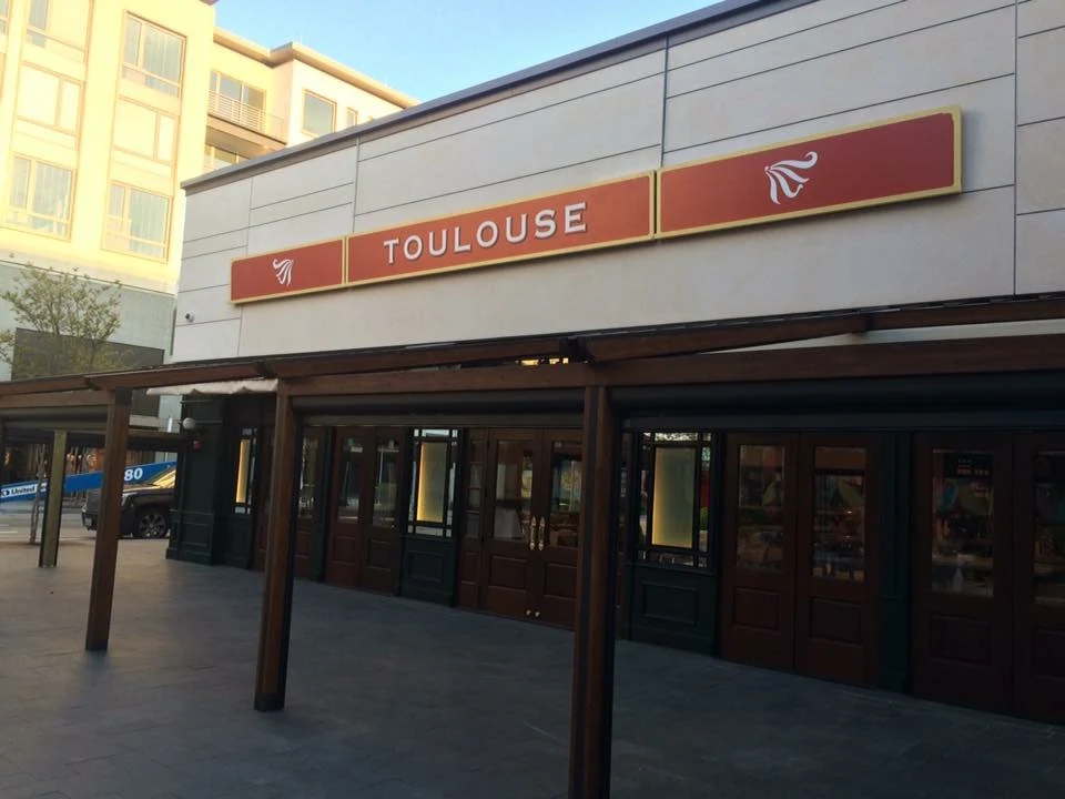 Toulouse Cafe and Bar River Oaks