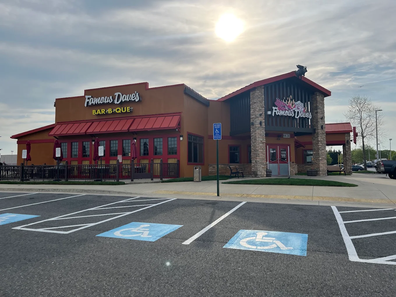 Famous Dave's Bar-B-Que