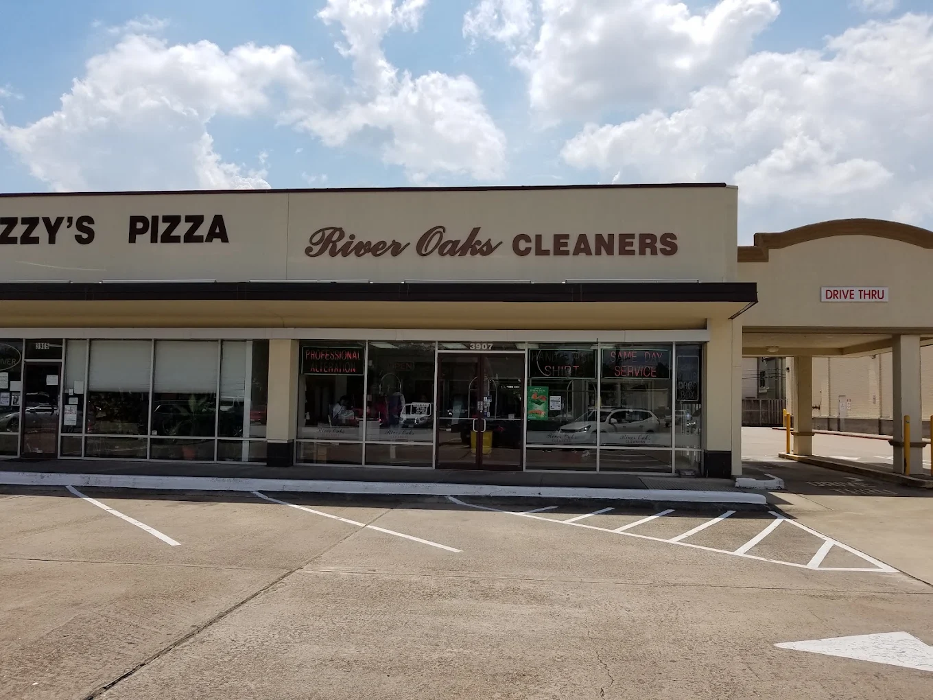 River Oaks Cleaners