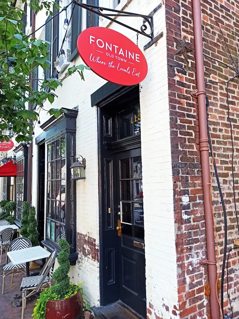 Fontaine Caffe & Creperie