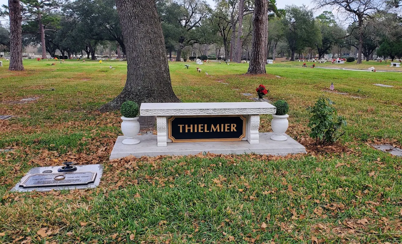 Memorial Oaks Funeral Home & Cemetery