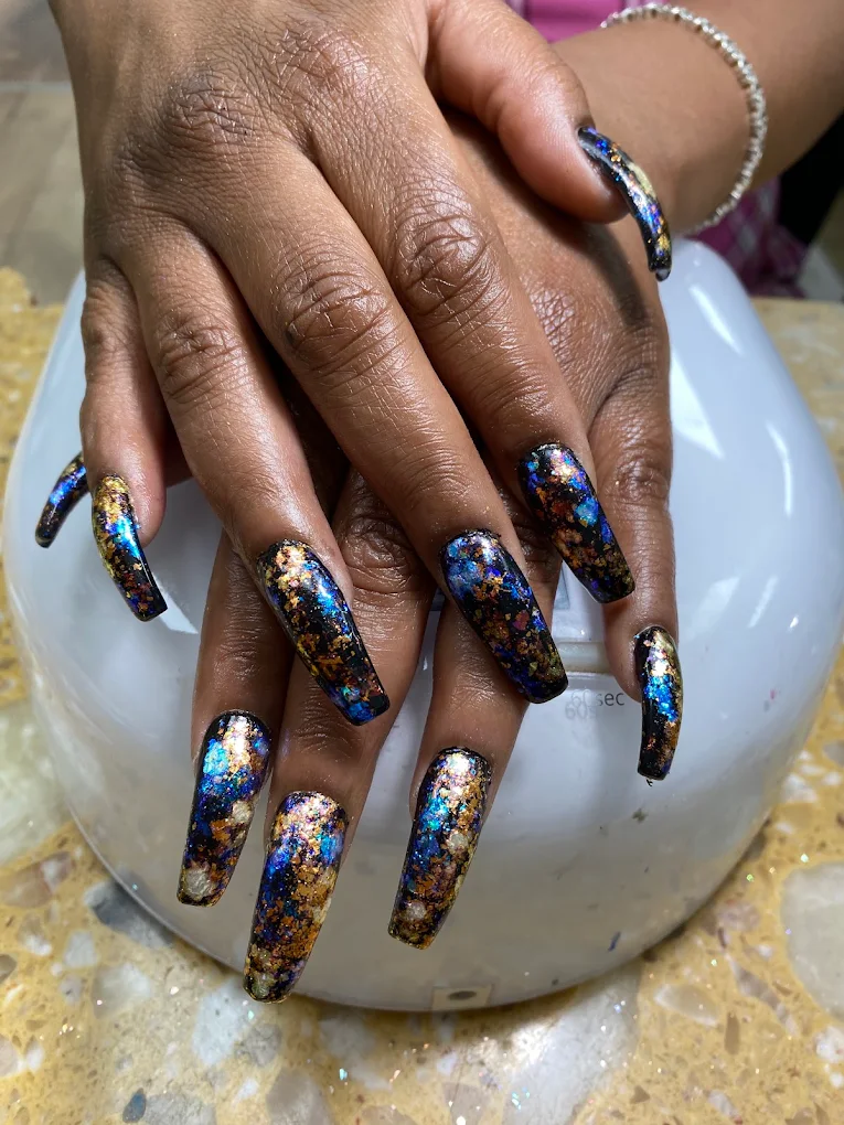 Jolie Nails