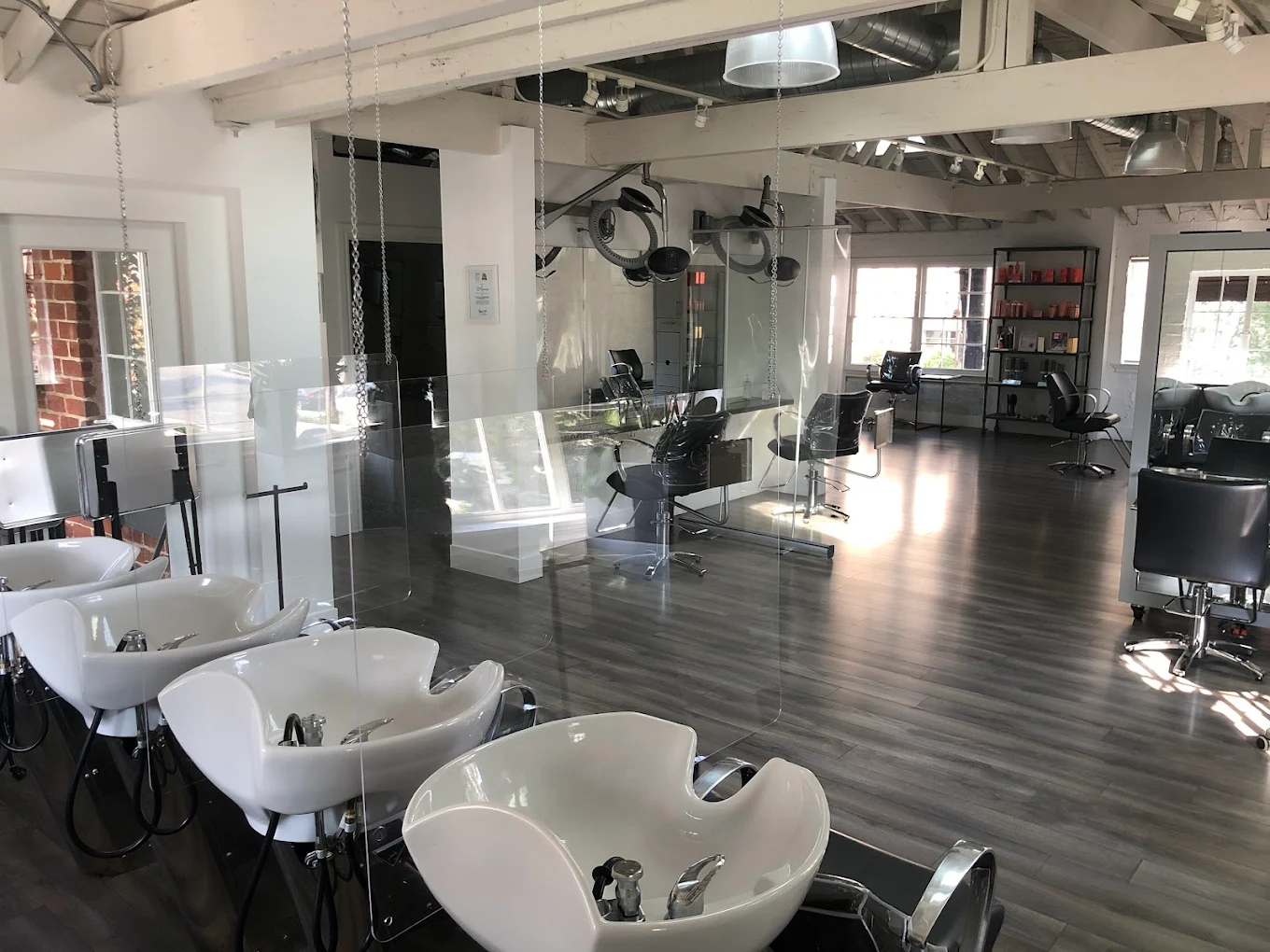 Salon Aguayo