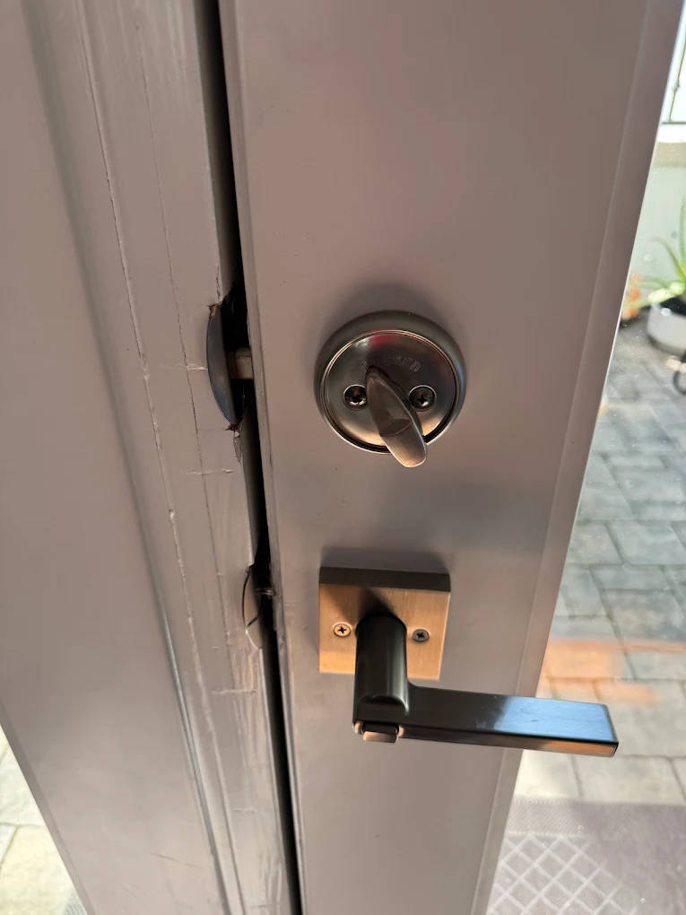 24 Hour Locksmith Service Llc