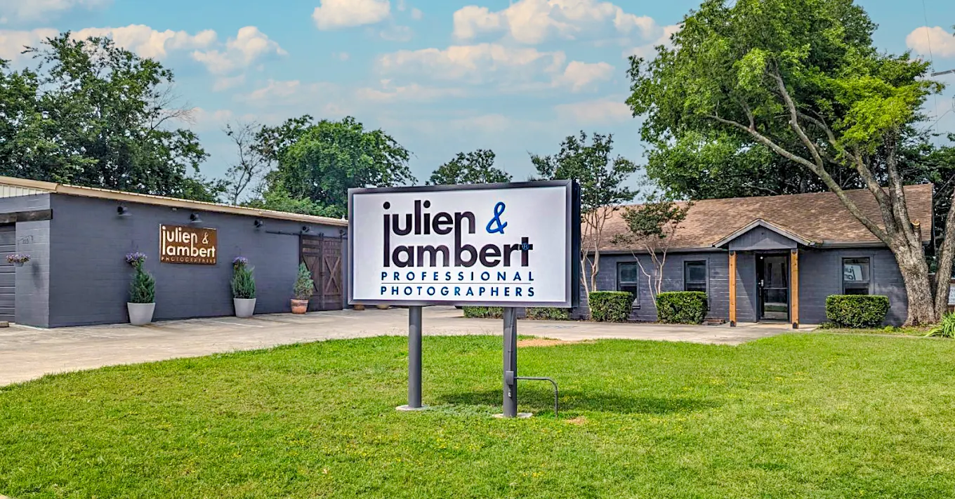 Julien & Lambert Photo