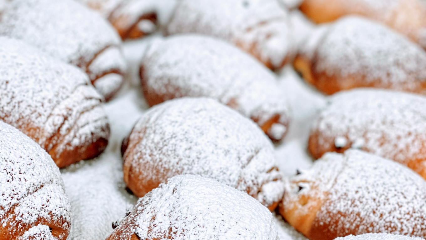 Pasteleria Y Panaderia La Ideal 2