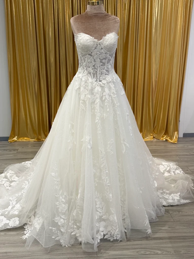 Veil & Lace Bridal Boutique