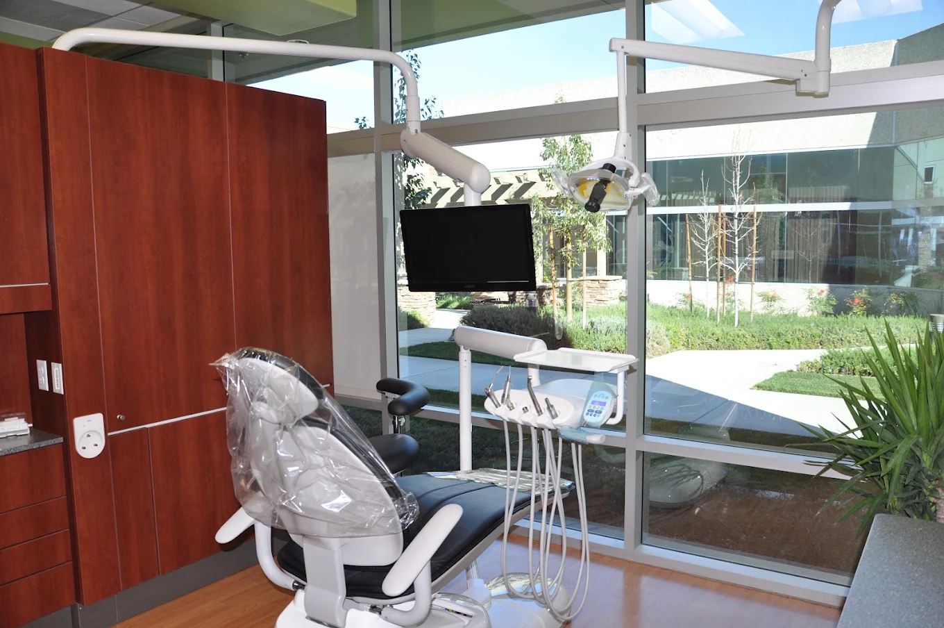 Jia Y Lee DDS, Inc